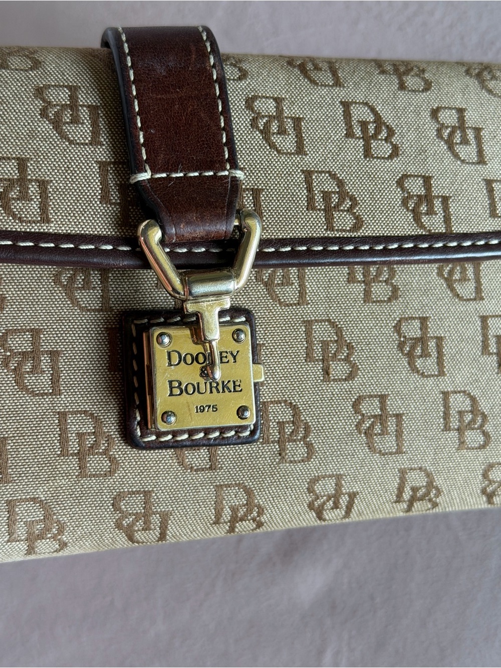 Dooney & Bourke Vintage Continental Khaki Signature Wallet Checkbook Holder Set - Picture 11 of 16